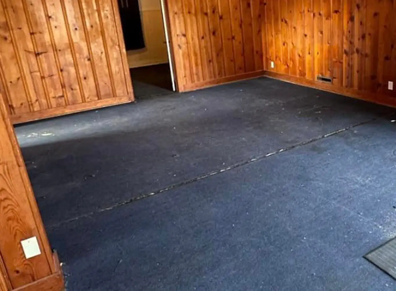epoxy flooring before image southwestern illinois and central illinois
